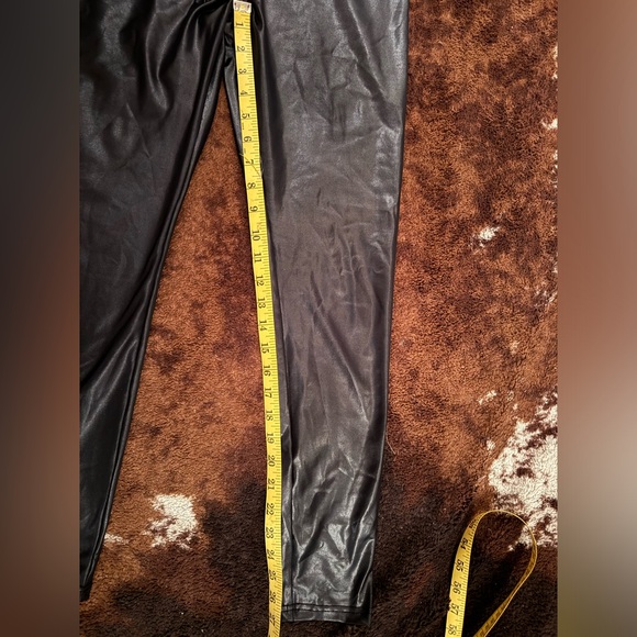 Faux leather leggings - Picture 4 of 4